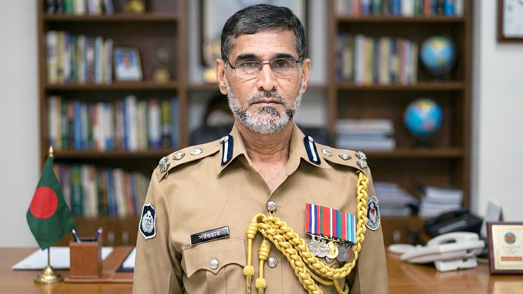 ঈদুল আজহায় সর্বোচ্চ সতর্ক থাকার নির্দেশ ডিএমপি কমিশনারের